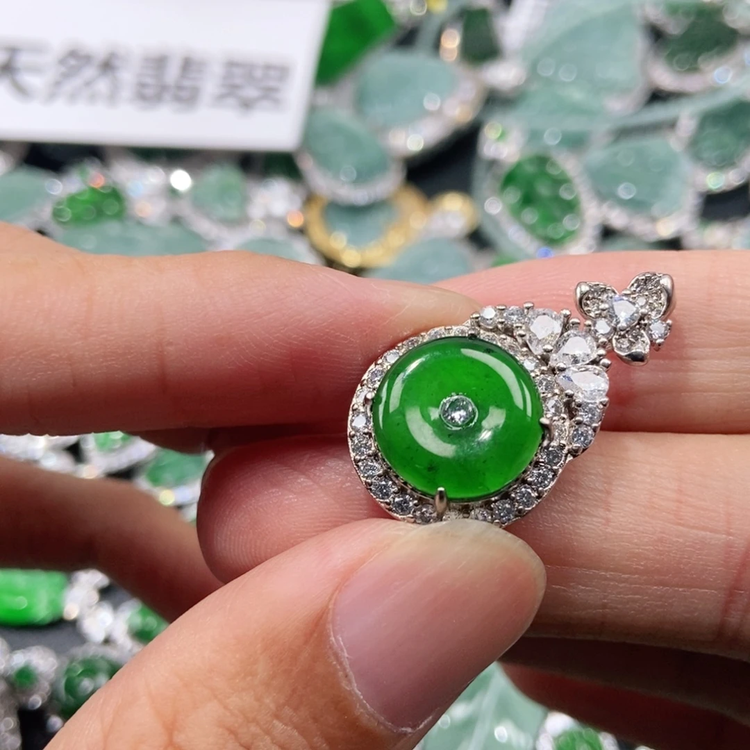 翡翠未镶嵌吊坠(不含链)