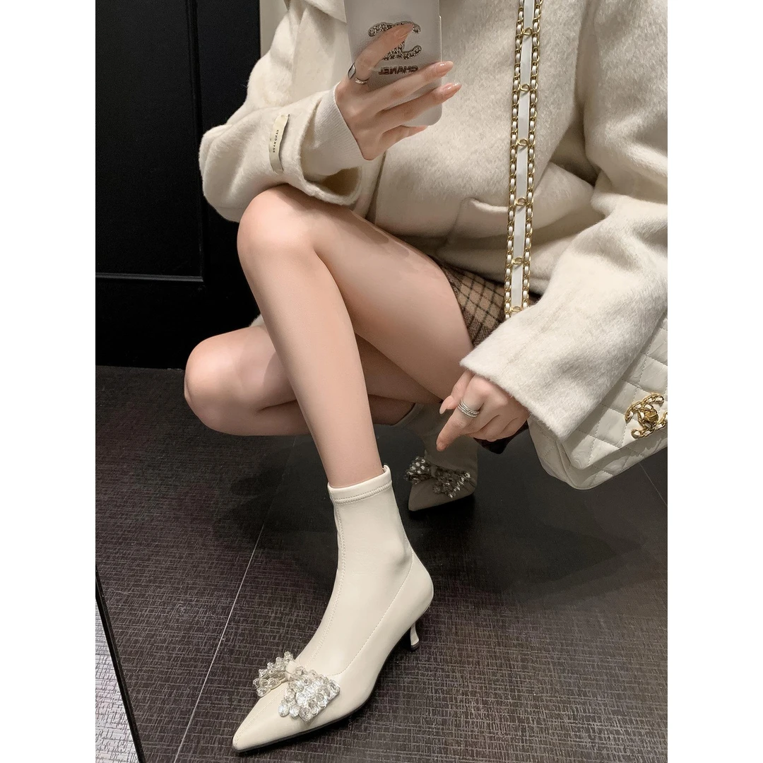 法式水钻蝴蝶结绝美高跟瘦瘦靴子大码尖头细跟白女款妈妈高跟短靴