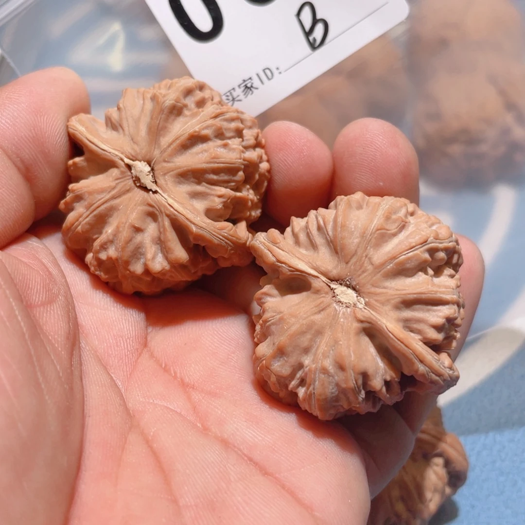 文玩核桃吊坠你**子三角白