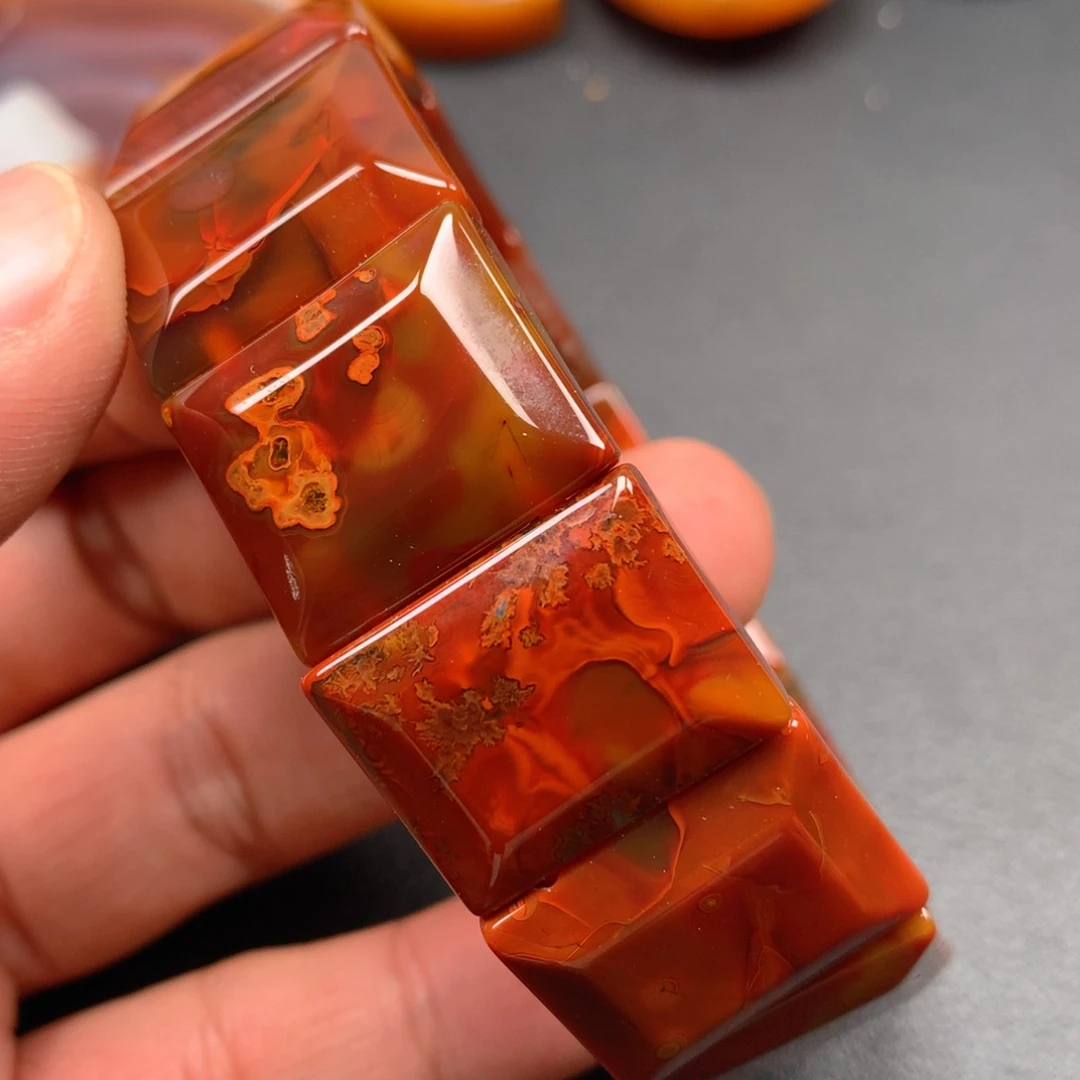 未镶嵌颈饰玛瑙/玉髓赵*依