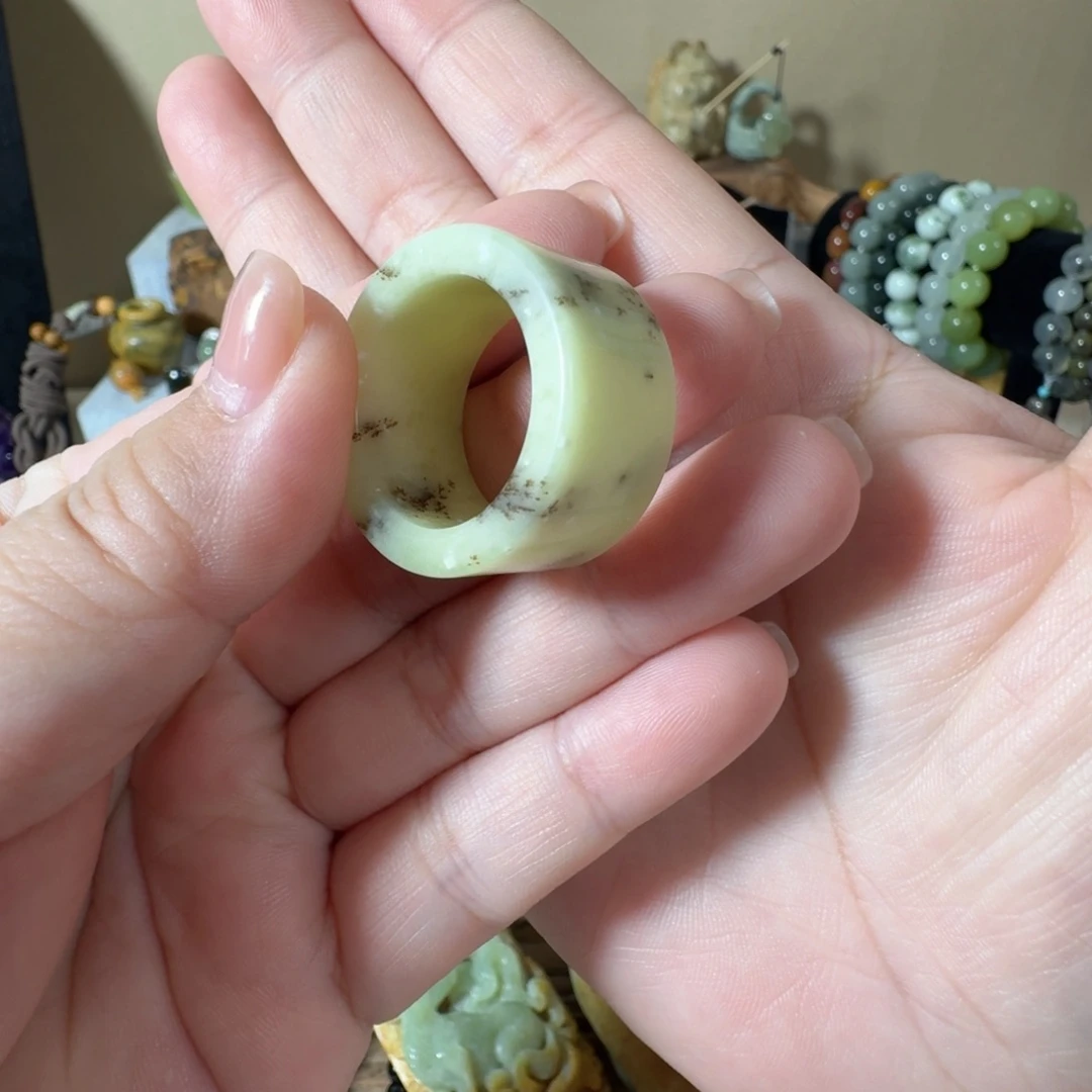 蛇纹石玉未镶嵌戒圈