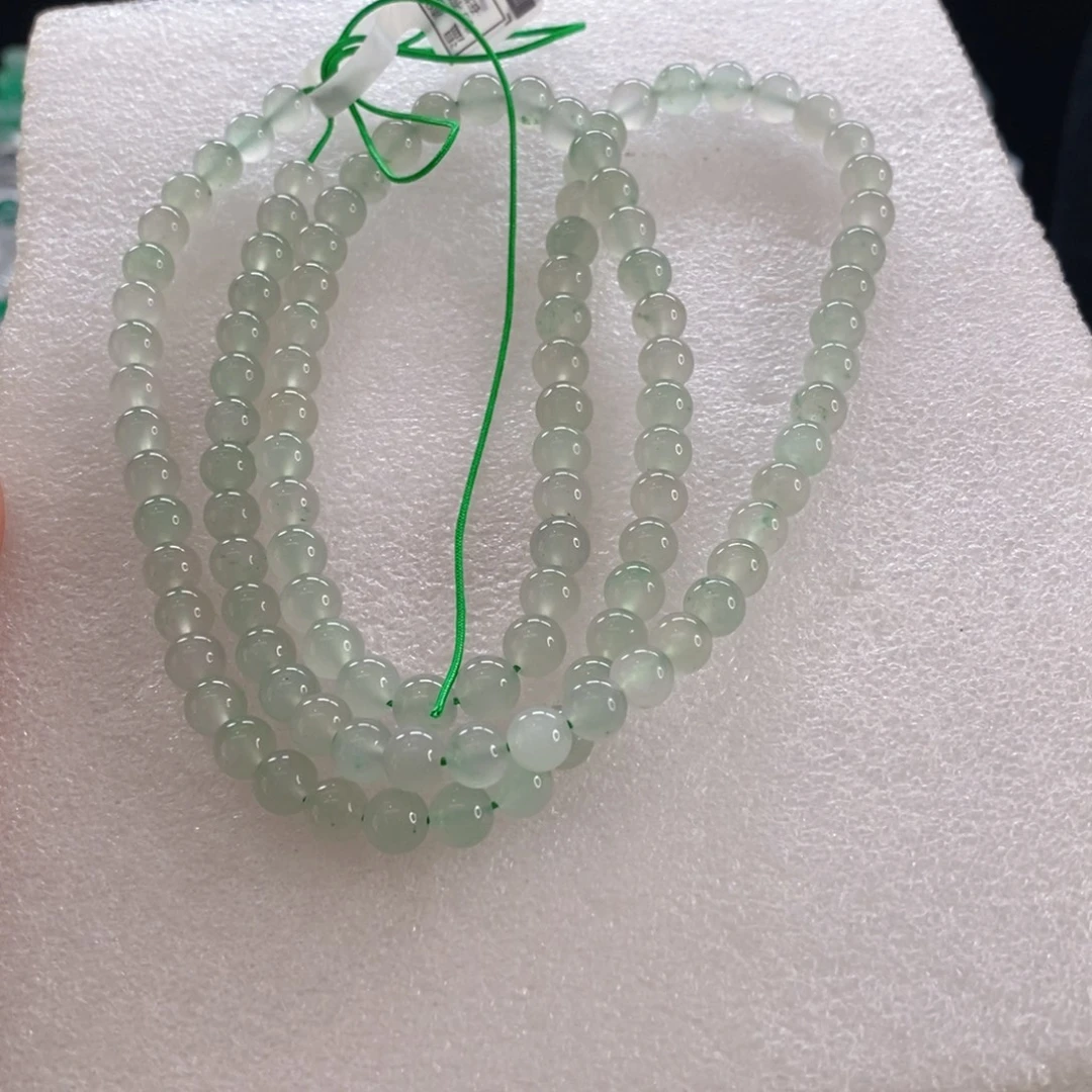 石英质玉未镶嵌颈饰