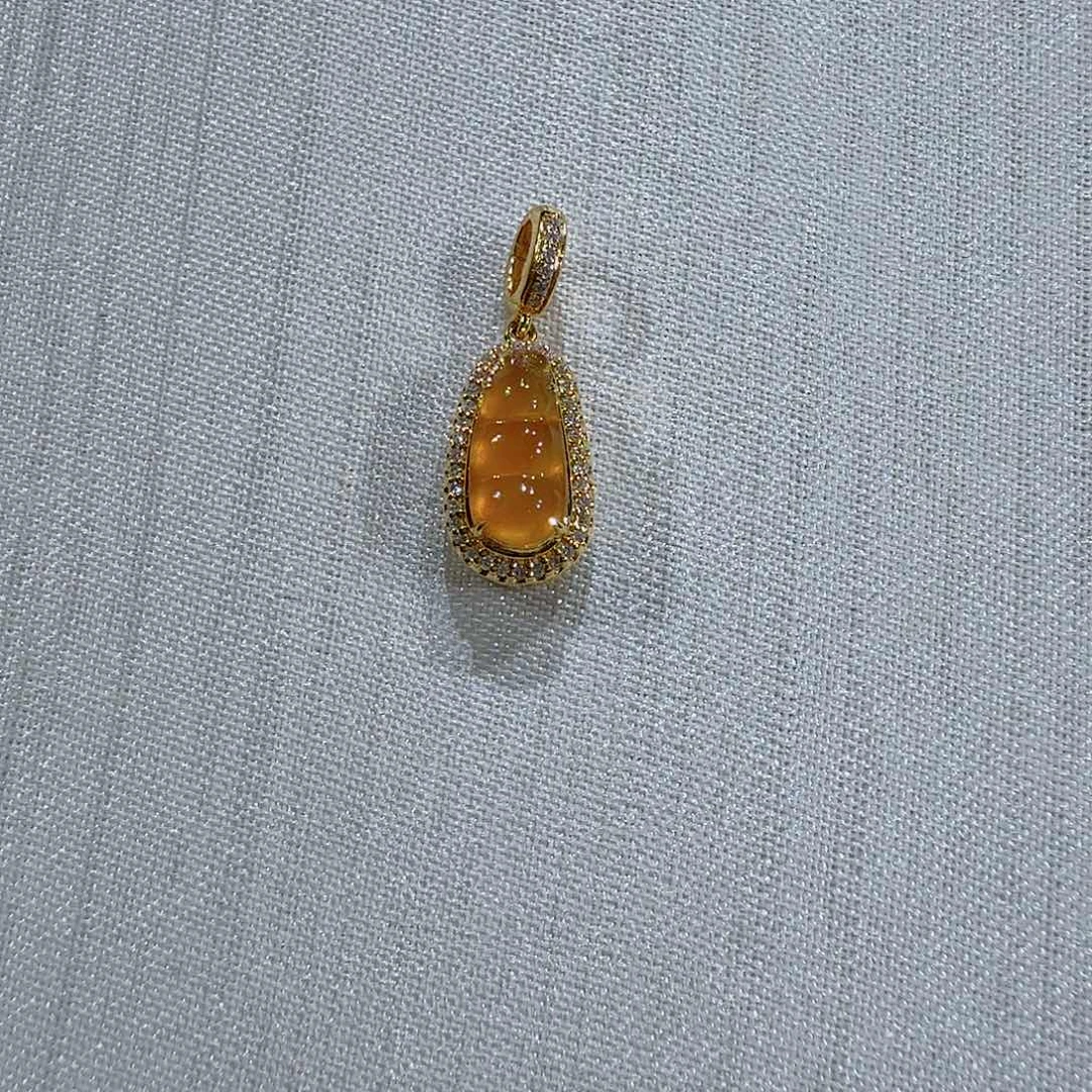u***翡翠18K金镶嵌颈饰颈饰