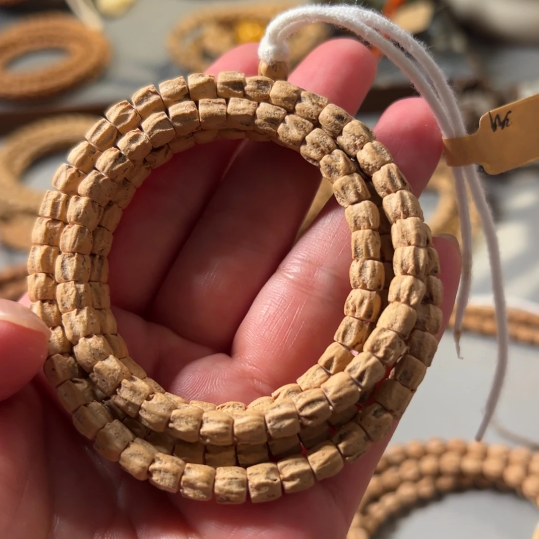 梦***。柏香籽/百香籽吊坠