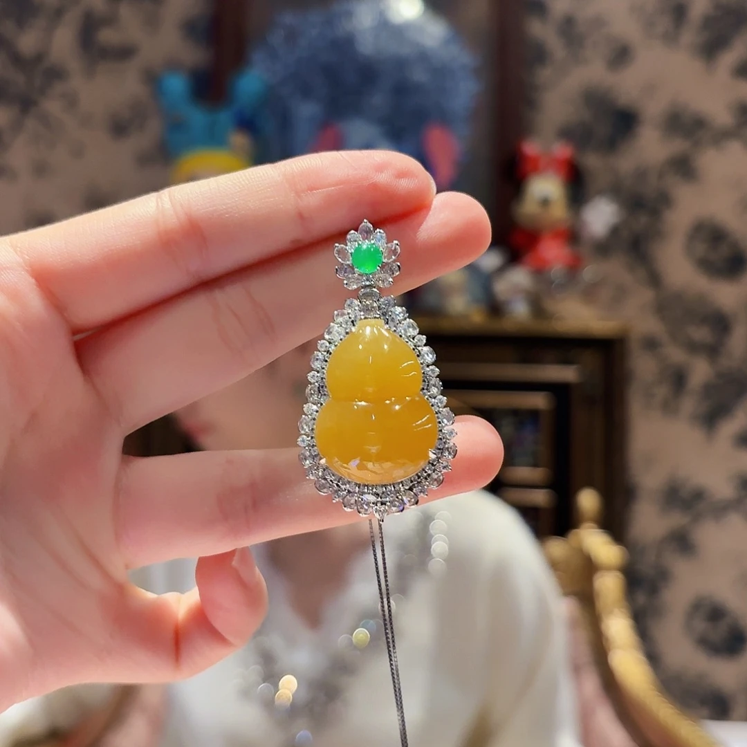 翡翠18K金镶嵌吊坠(赠链)