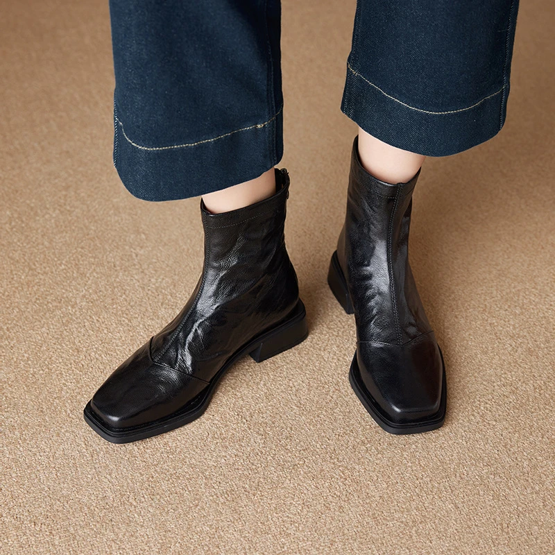 2025新款真皮靴子方头短靴女秋冬时尚复古褶皱后拉链马丁靴瘦瘦靴