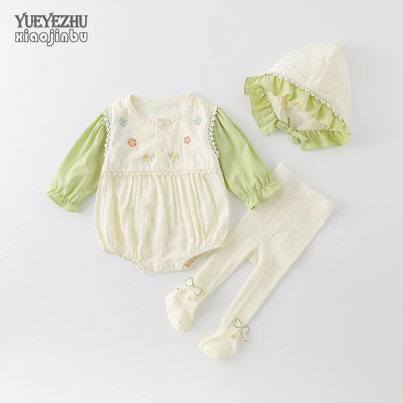 女宝宝衣服套装春秋婴儿包屁衣秋装卡通可爱三角哈衣外穿新生儿潮