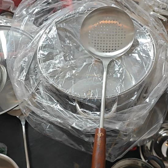 空***白瑕疵品，，漏勺，，木