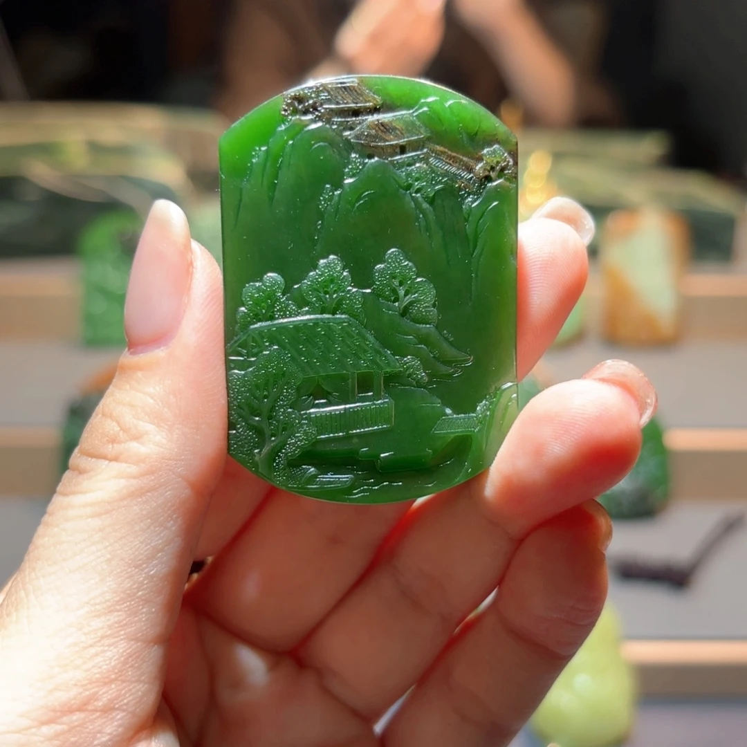 玉***峰颈饰未镶嵌和田玉