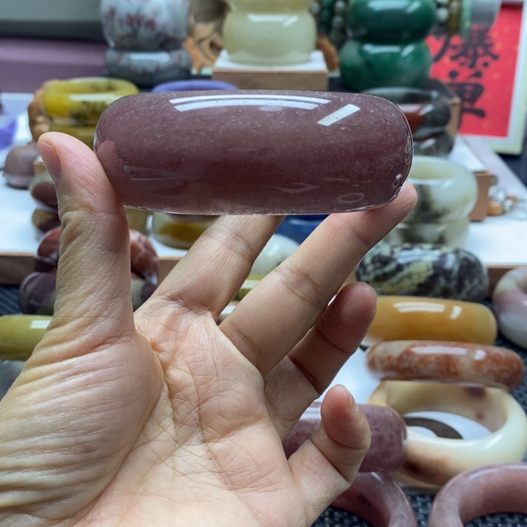 琳****石英岩玉手镯未镶嵌