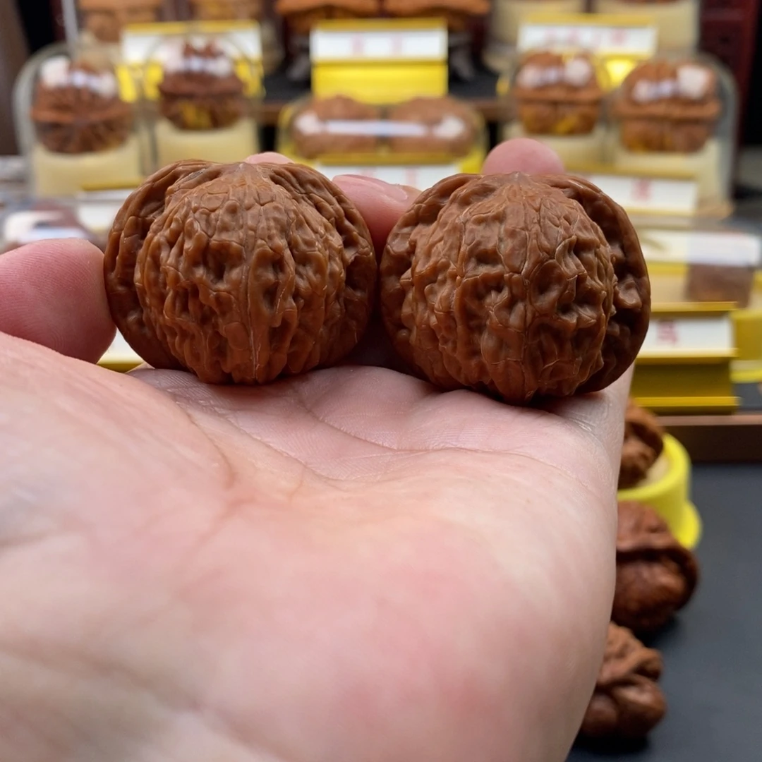 吊坠文玩核桃山地磨，全品，尺寸41