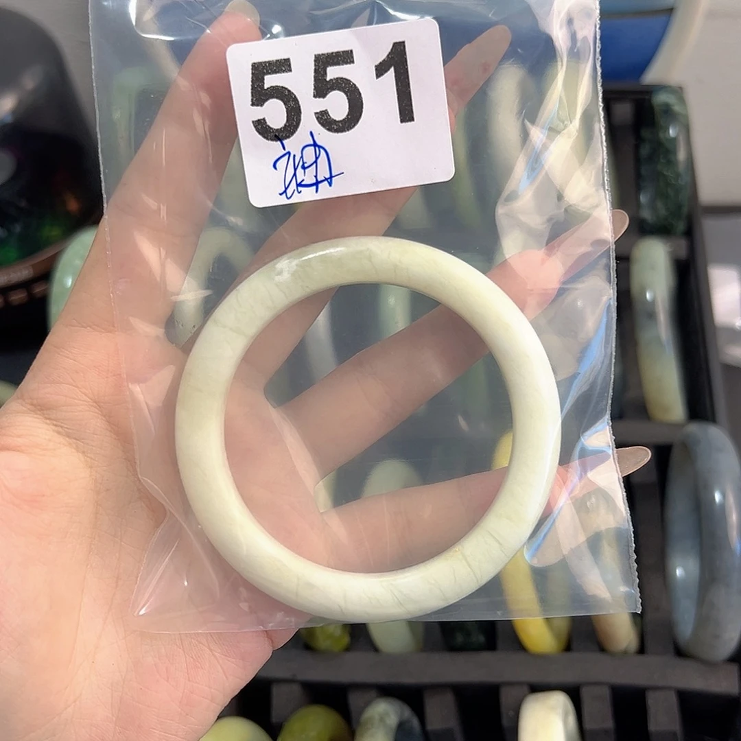 妙***月蛇纹石玉未镶嵌手镯