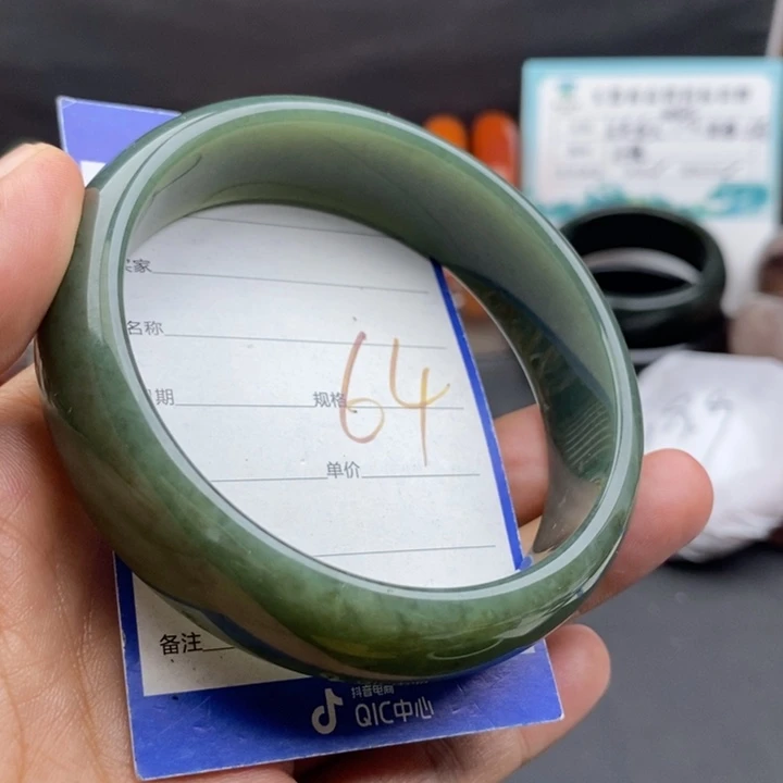 未镶嵌手镯石英质玉