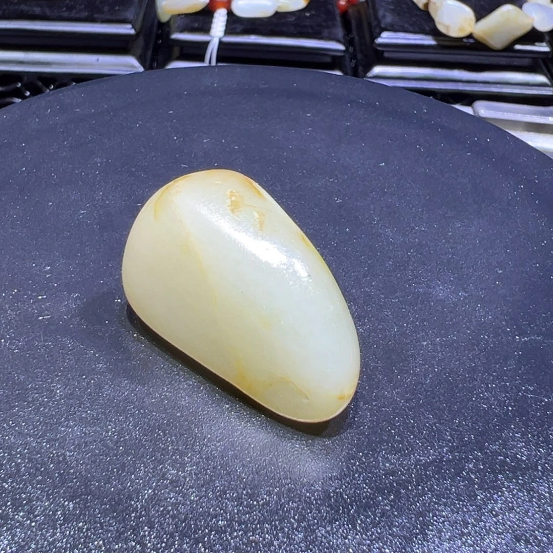 和田玉（子料）未镶嵌颈饰26克-114