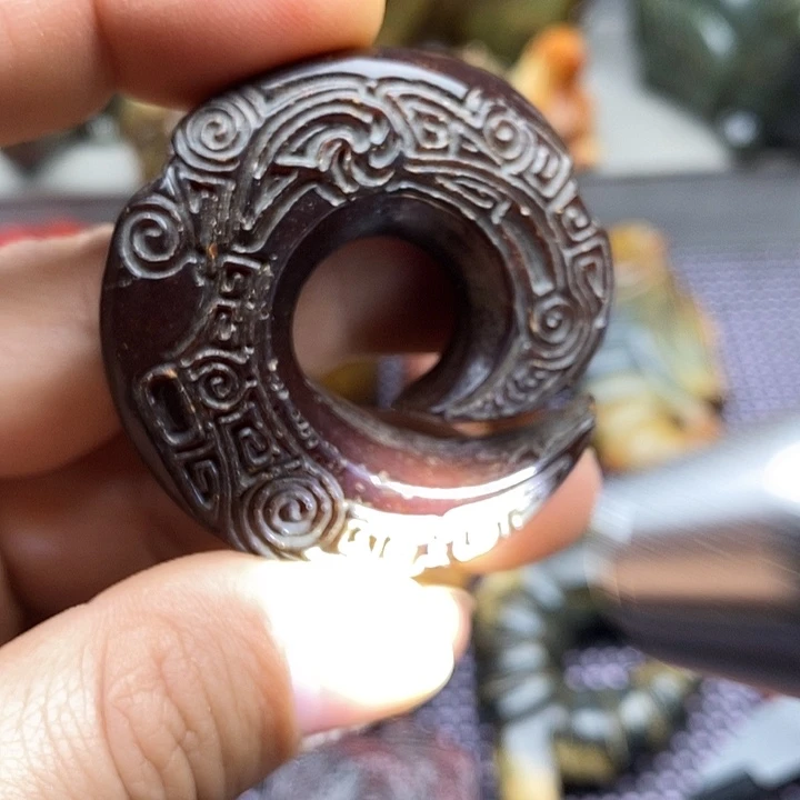 未镶嵌蛇纹石玉颈饰