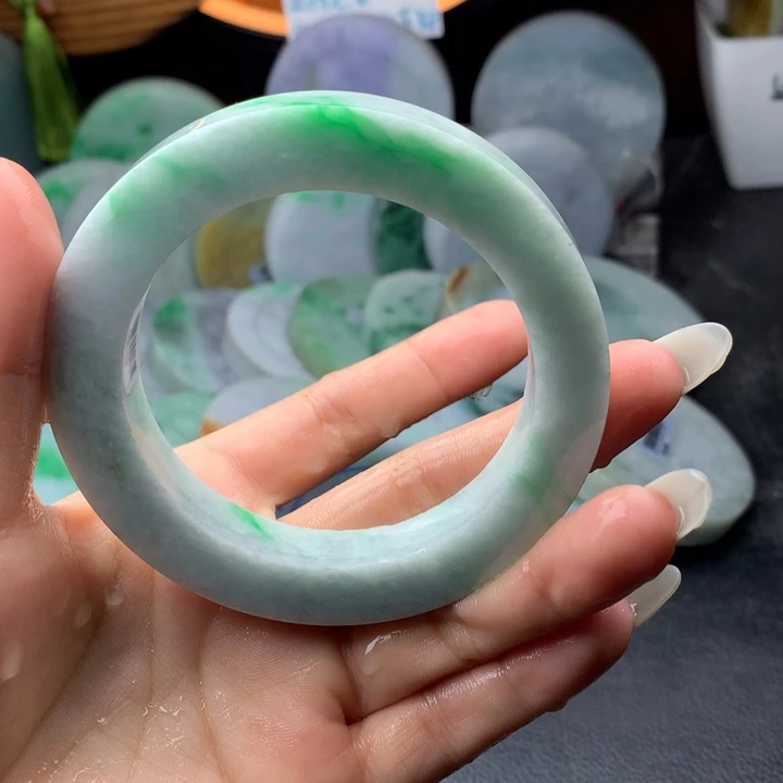 定制翡翠未镶嵌手镯