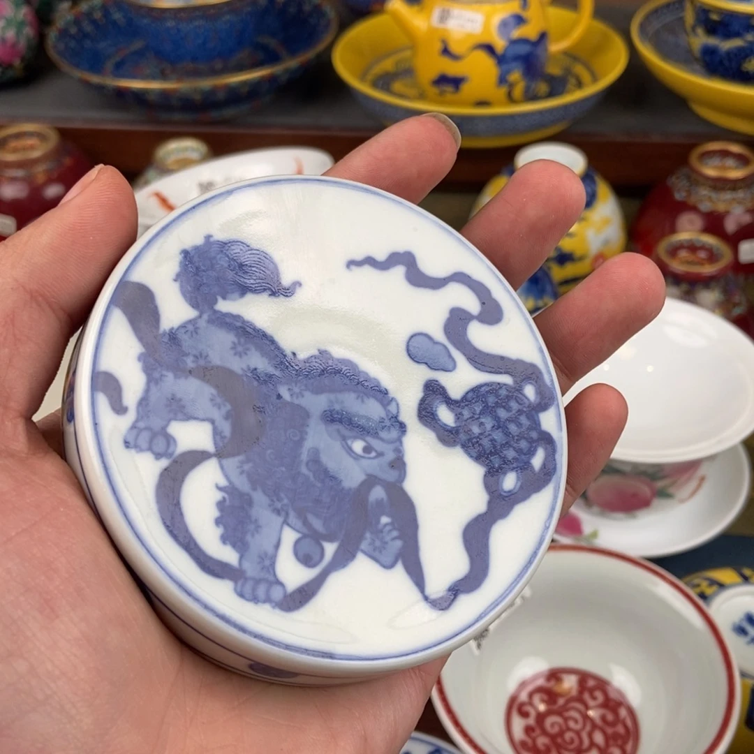 陶瓷艺术家的作品也是一个