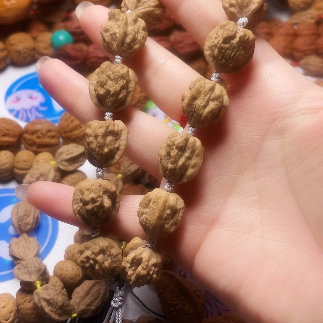 陈***鸿文玩核桃吊坠蛤蟆头