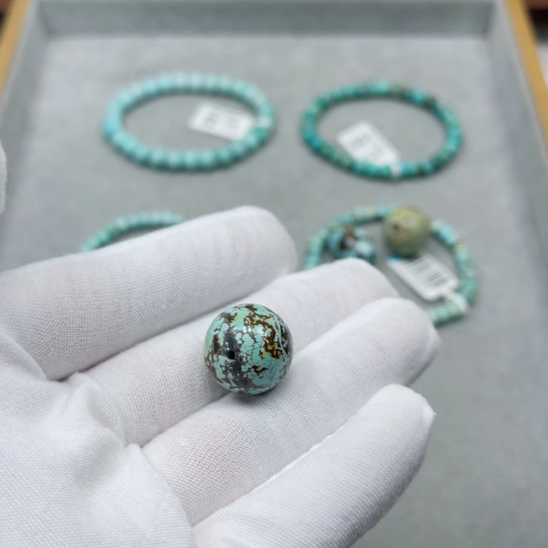 绿松石未镶嵌挂件