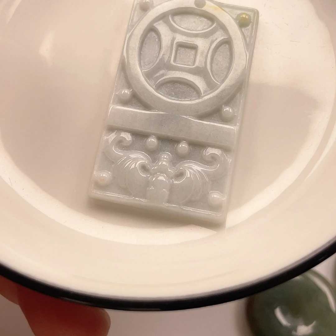 翡翠未镶嵌颈饰9085