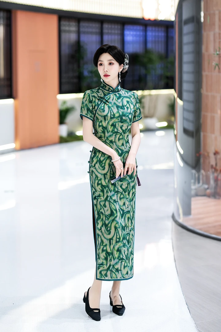 白幼秀夏季清凉年轻中式复古气质中长款旗袍时尚显瘦碎花修身5607