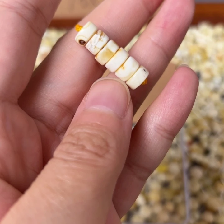 蜜蜡未镶嵌裸石7.8mm一组