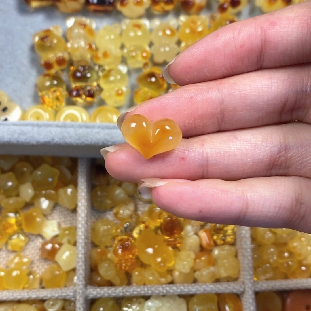 未镶嵌颈饰蜜蜡嫣屁桃