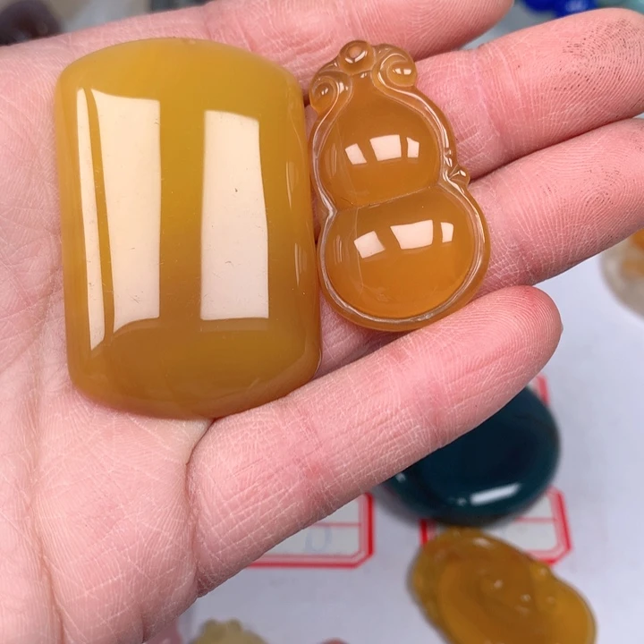 玛瑙/玉髓颈饰未镶嵌黄*