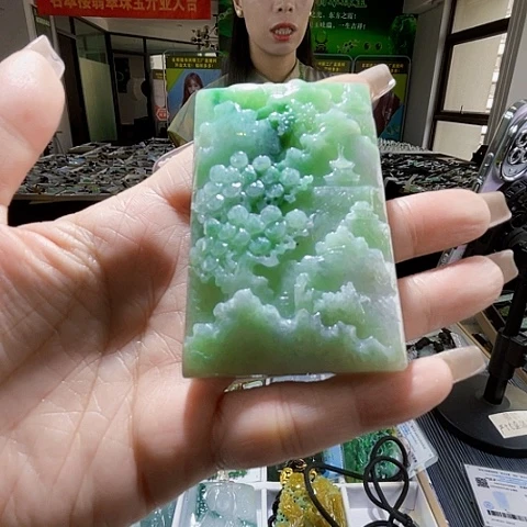 颈饰未镶嵌翡翠一个