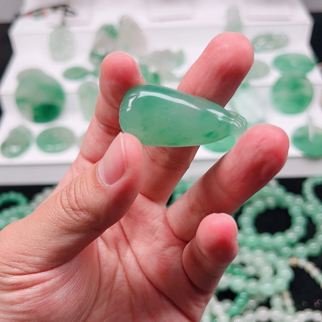 石英质玉未镶嵌吊坠(赠链)