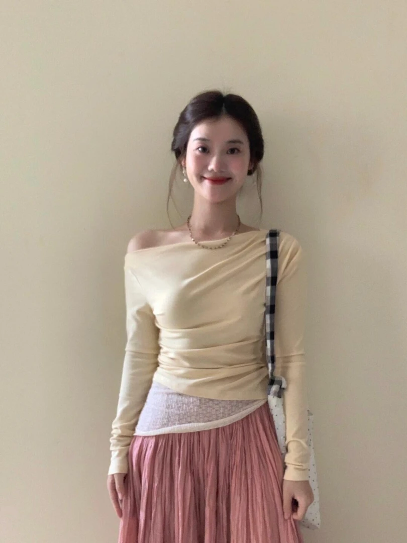 奶黄色收腰荡领长袖T恤女款修身打底衫高腰褶皱百褶a字半身裙套装