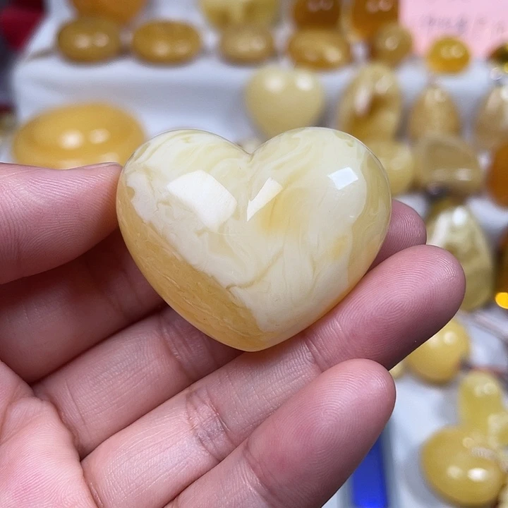 蜜蜡未镶嵌颈饰白花蜡爱心