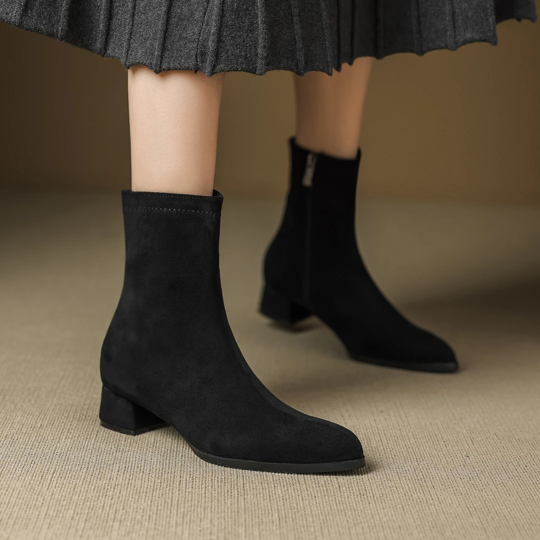 时尚磨砂绒面尖头短靴女2025秋冬新款加绒粗跟低跟软底弹力瘦瘦靴