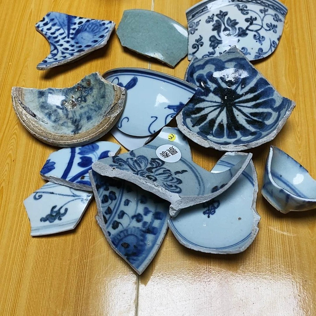 金铜精品瓷片标本