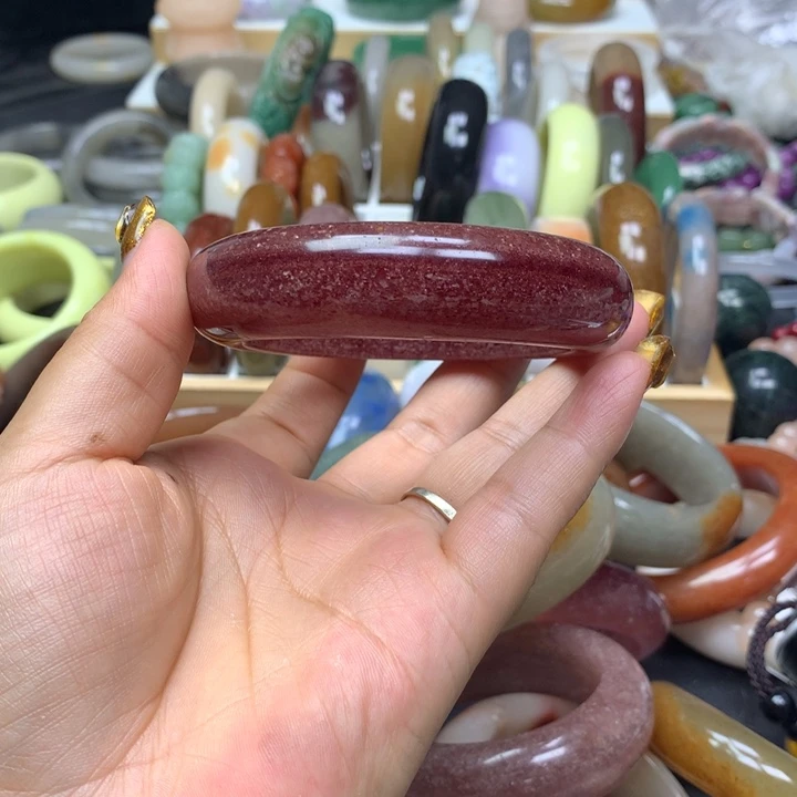 石英质玉手镯未镶嵌佳*