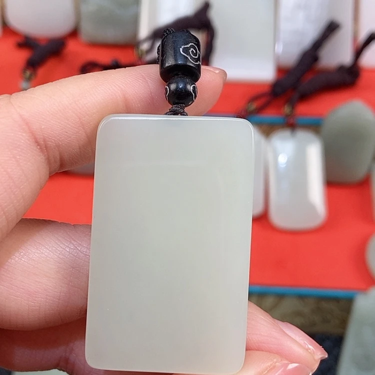 【闪购商品】颈饰未镶嵌和田玉