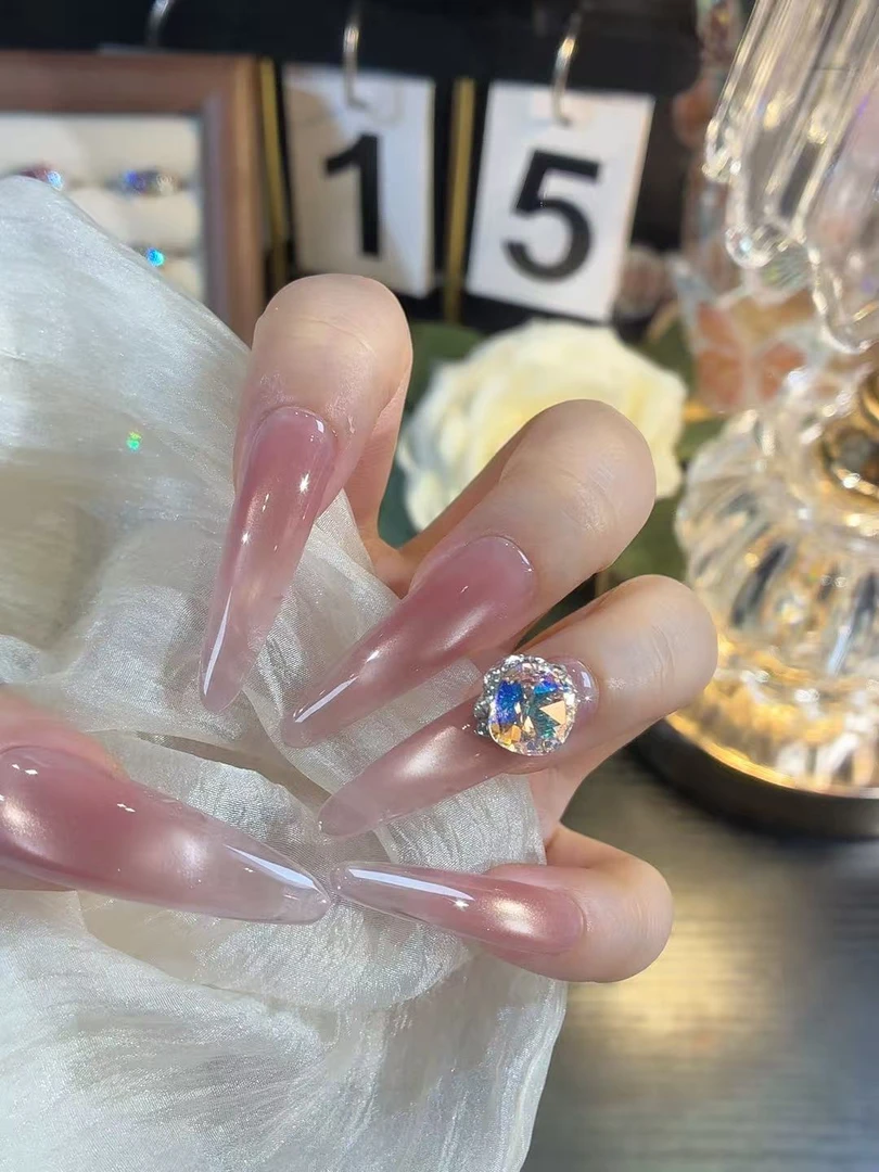 少女遐想-施家华子钻闪烁蔷薇粉设计款-春夏手工美甲高级感