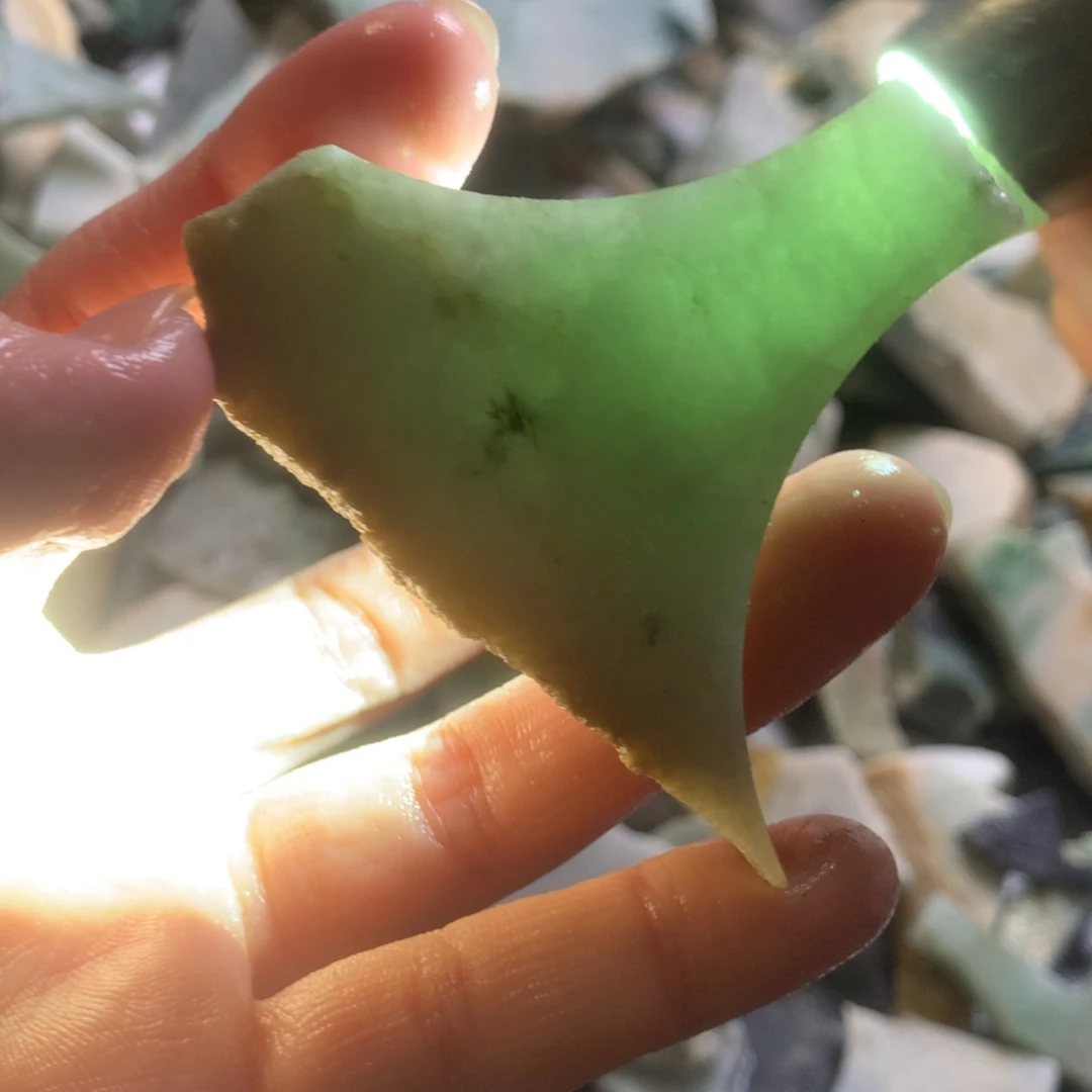 翡翠颈饰未镶嵌缅甸翡翠