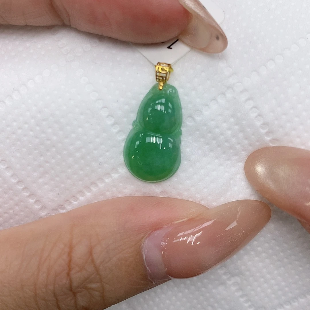 颈饰18K金镶嵌翡翠