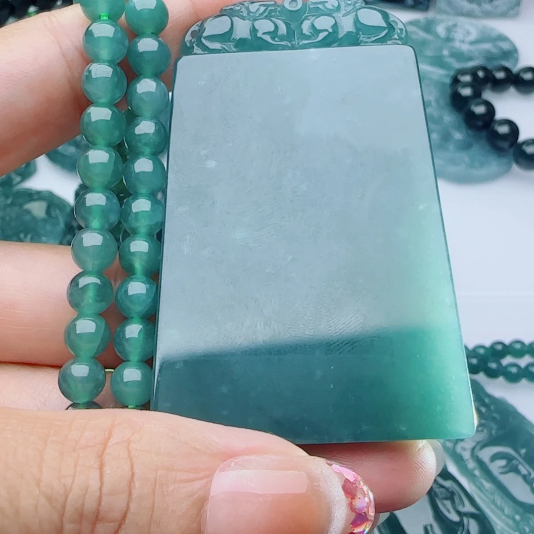 颈饰未镶嵌翡翠多样性发货天然的A货翡翠