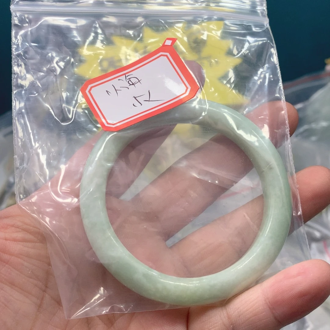 蛇纹石玉手镯未镶嵌小****萄