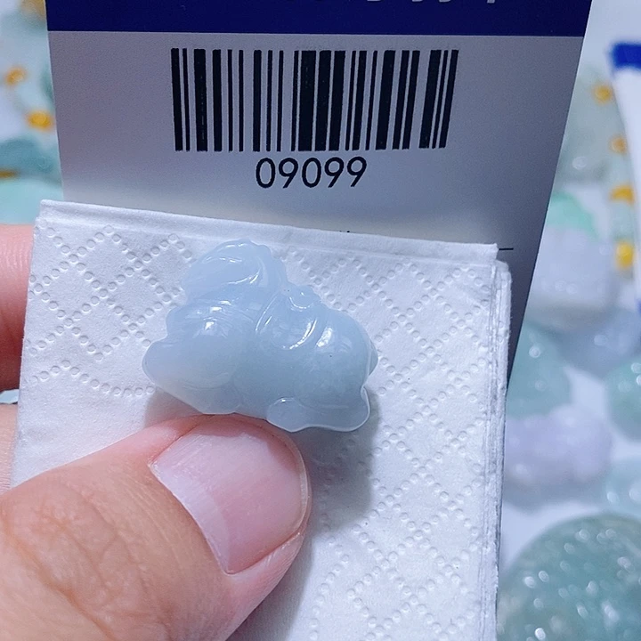 翡翠未镶嵌颈饰天光墟翡翠市场现金代购