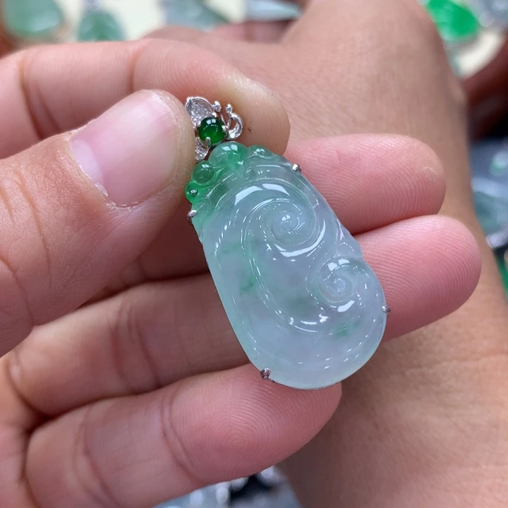 翡翠吊坠(不含链)18K金镶嵌