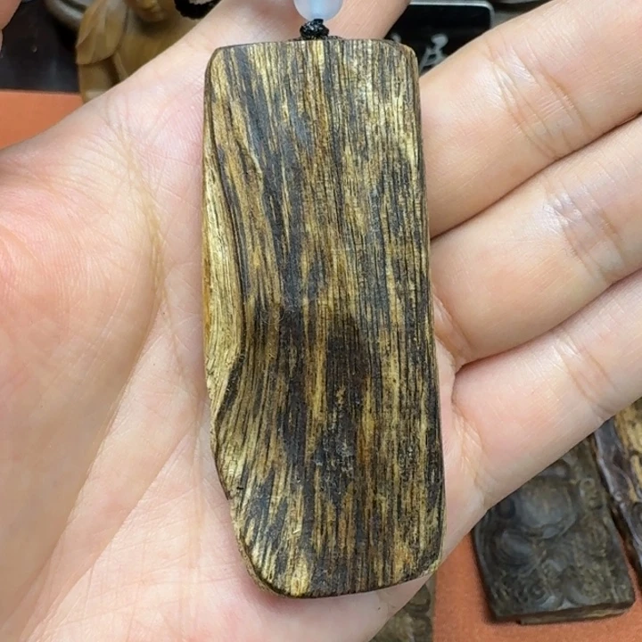 大叶紫檀（黑酸枝木类）