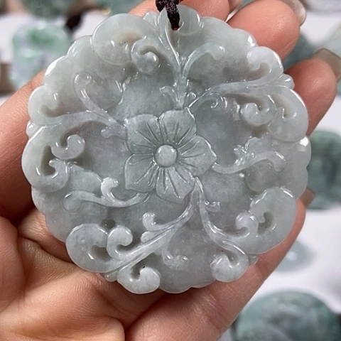 翡翠颈饰未镶嵌花开富贵福利