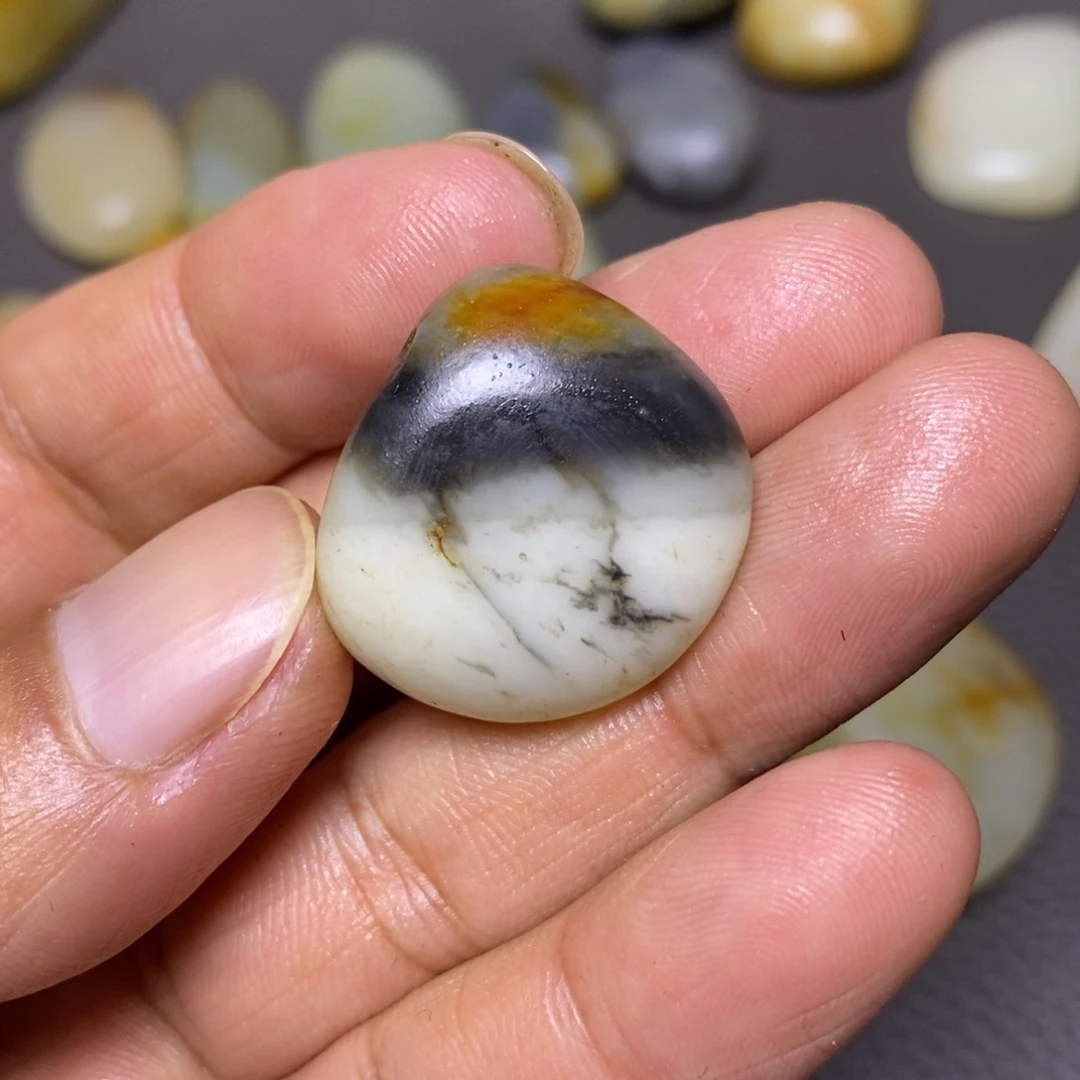 和田玉（糖玉）未镶嵌挂件