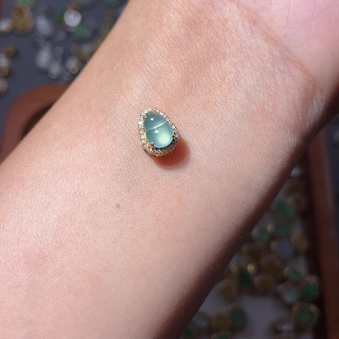 吊坠(不含链)18K金镶嵌翡翠