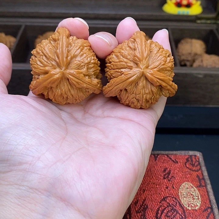 峰***哥把件文玩核桃白奔