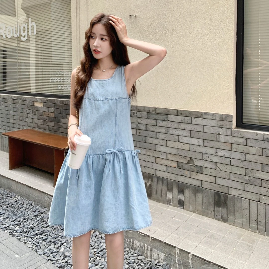 浅蓝色气质漂亮无袖背心牛仔连衣裙女夏韩系甜酷减龄荷叶边A字裙