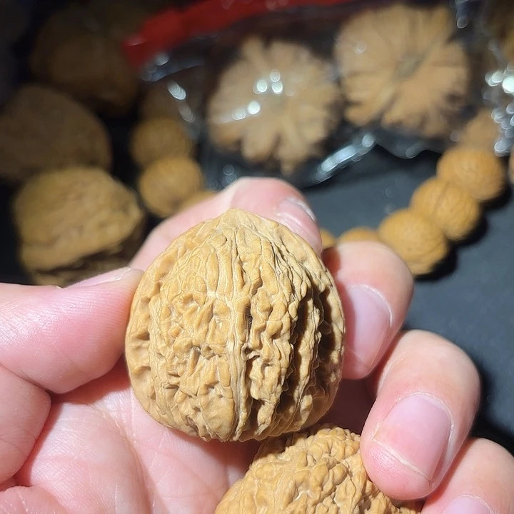 6***.文玩核桃吊坠核桃